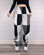 Load image into Gallery viewer, (M/L) Diamond 1/1 Joggers