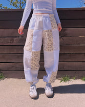 Load image into Gallery viewer, (M/L) Neutral Leopard 1/1 Joggers