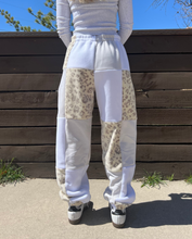 Load image into Gallery viewer, (M/L) Neutral Leopard 1/1 Joggers