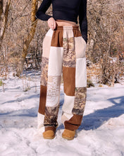 Load image into Gallery viewer, (S/M) Rustic Camo 1/1 Sweats +pockets