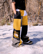 Load image into Gallery viewer, (M/L) Honey 1/1 Sweatpants + Pockets