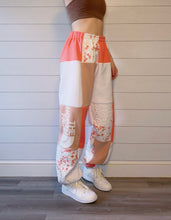 Load image into Gallery viewer, (L/XL) Floral Quilt 1/1 Joggers
