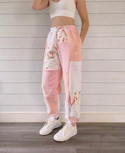 Load image into Gallery viewer, (S/M) Floral Quit 1/1 Joggers +pockets