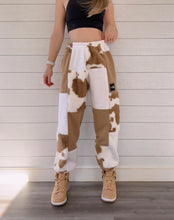 Load image into Gallery viewer, (S/M) Rustic Cow 1/1 Joggers +pockets