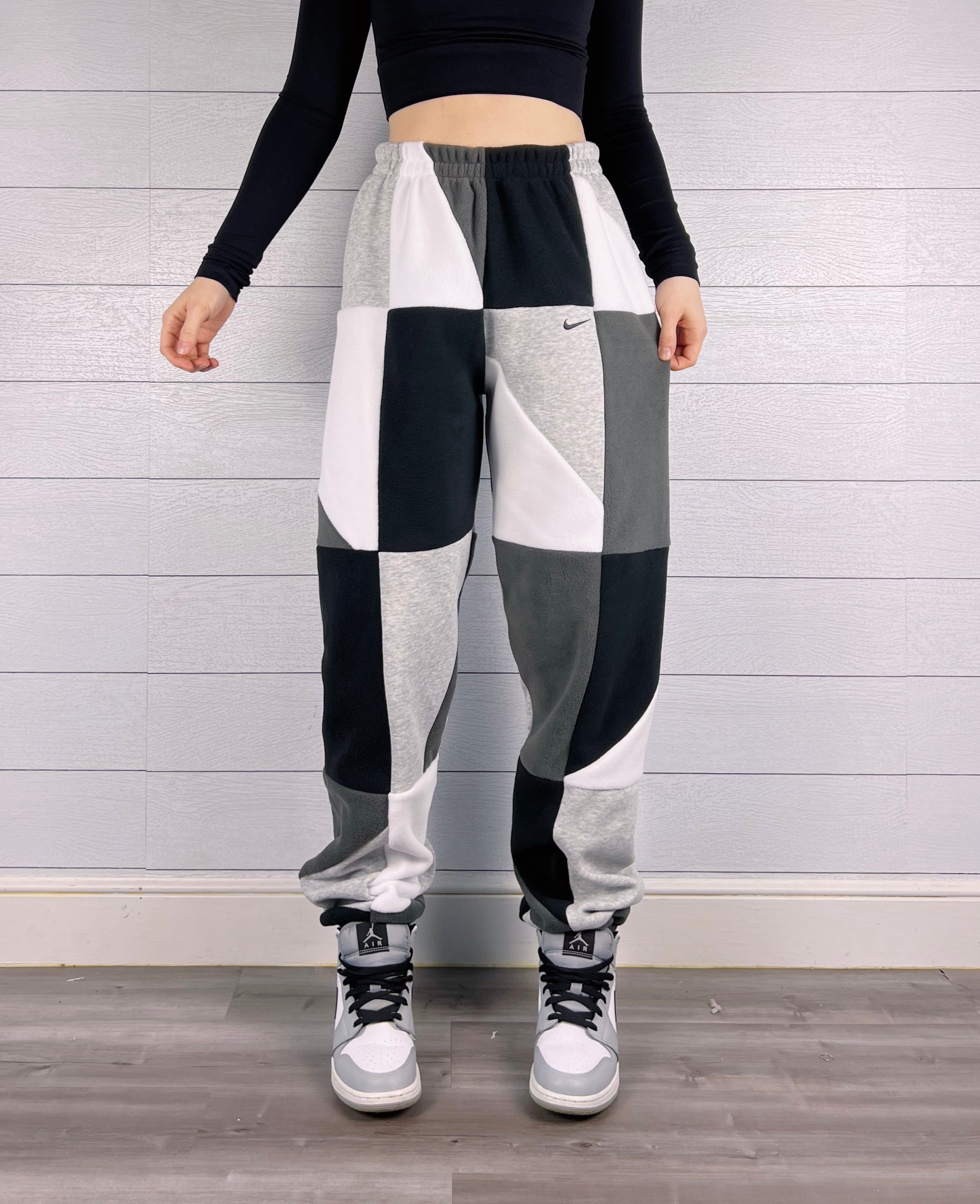 (M/L) Diamond 1/1 Joggers