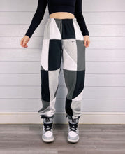 Load image into Gallery viewer, (M/L) Diamond 1/1 Joggers
