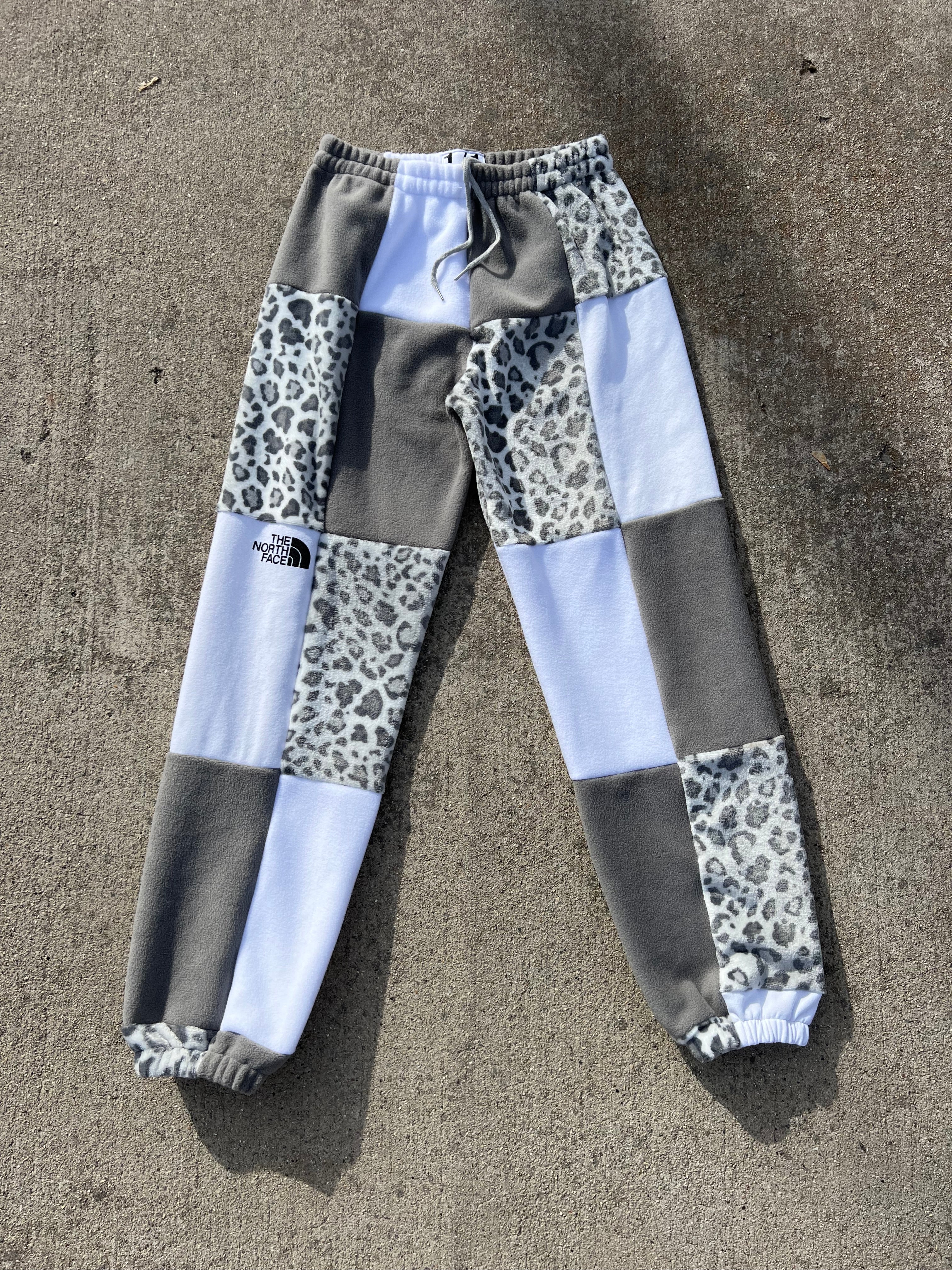 (S/M) Snow Leopard 1/1 Joggers