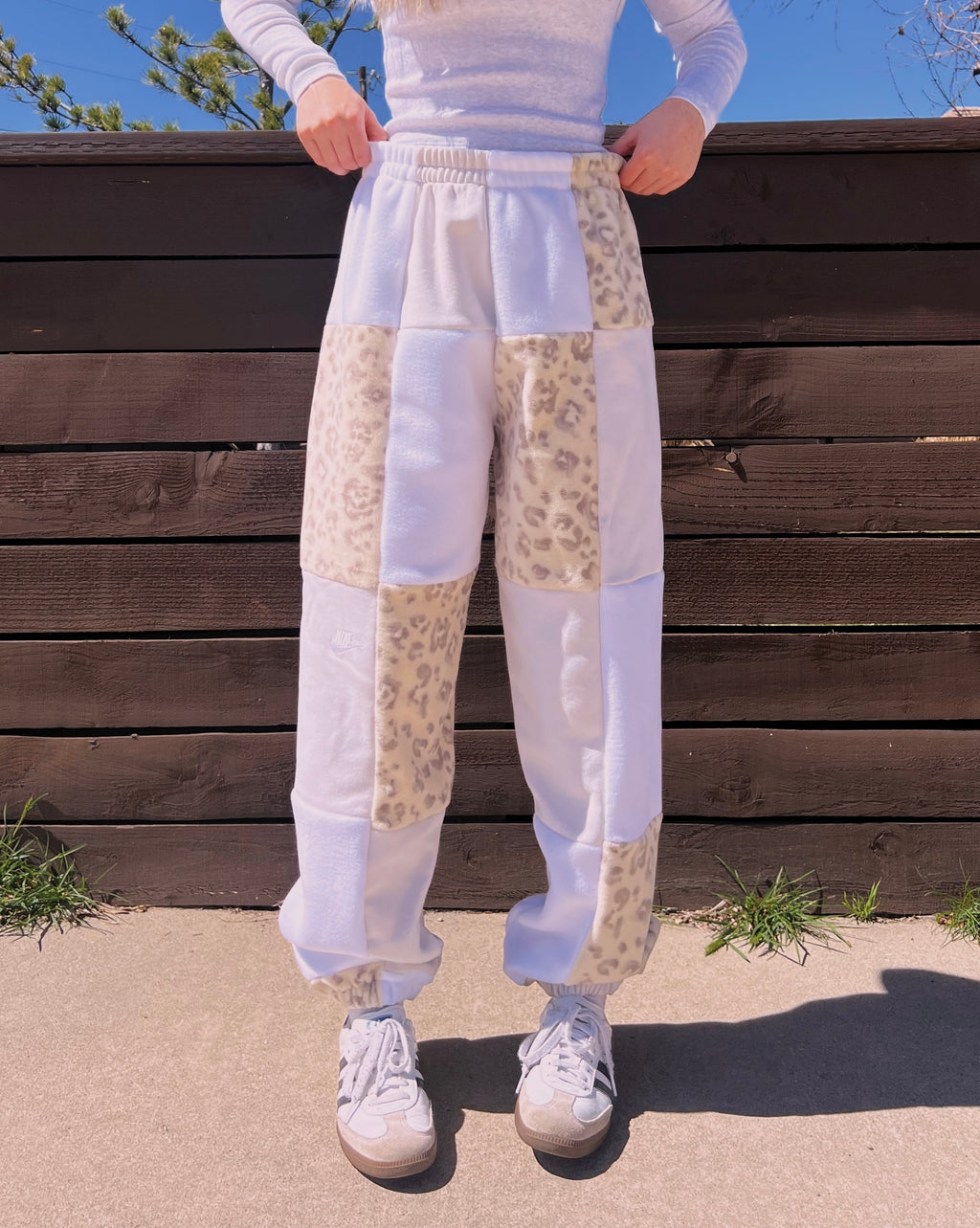 (M/L) Neutral Leopard 1/1 Joggers