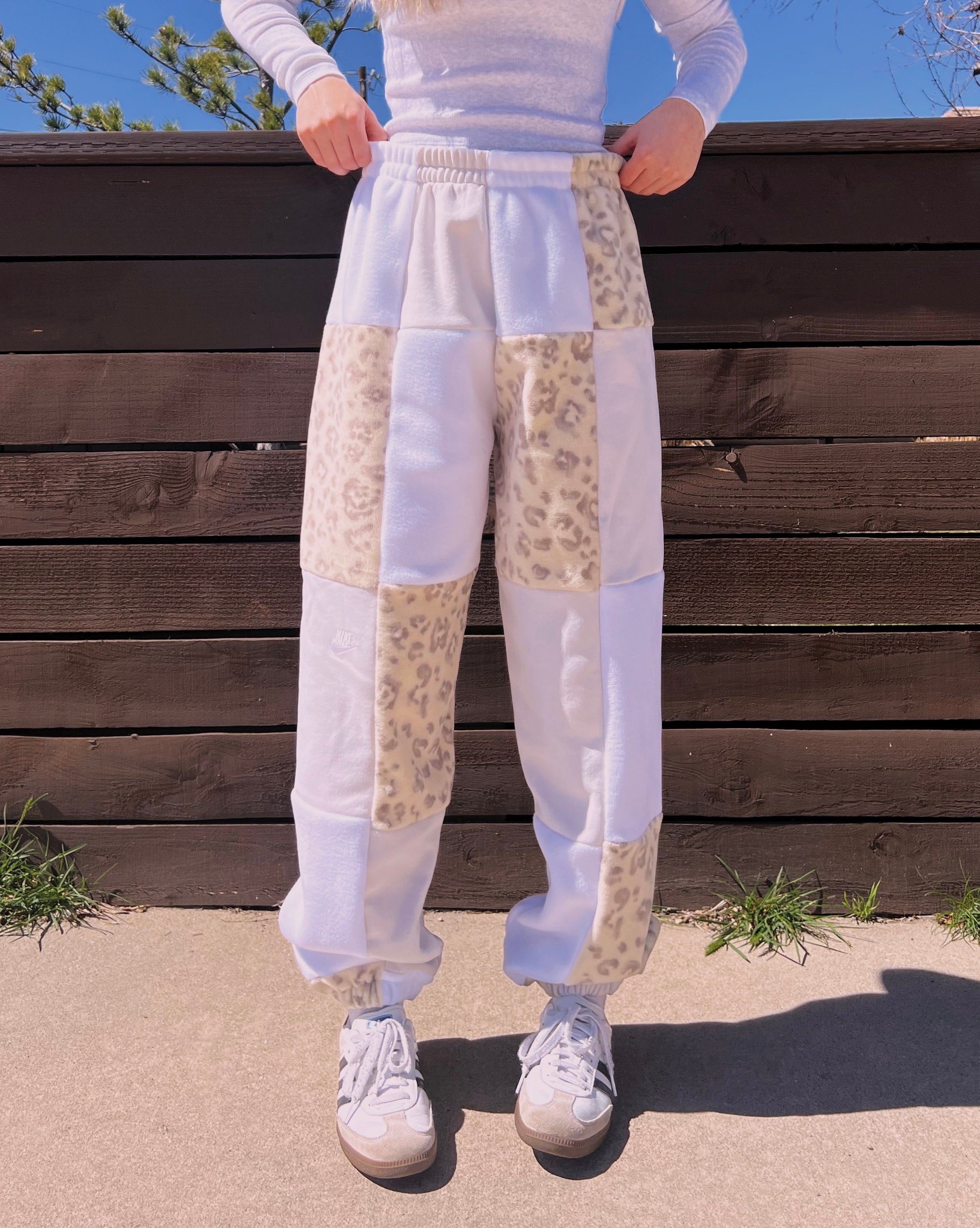 (M/L) Neutral Leopard 1/1 Joggers