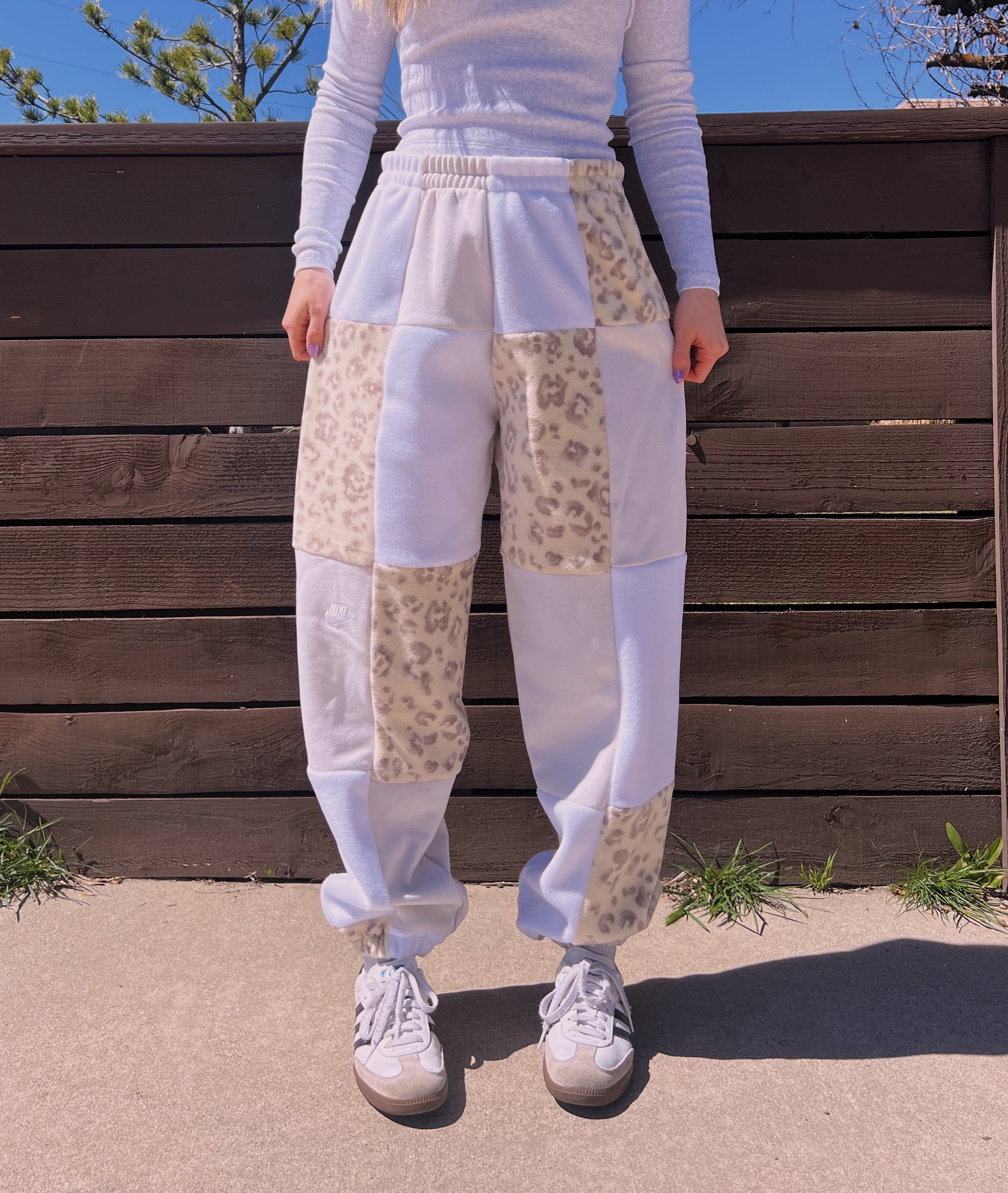 (M/L) Neutral Leopard 1/1 Joggers