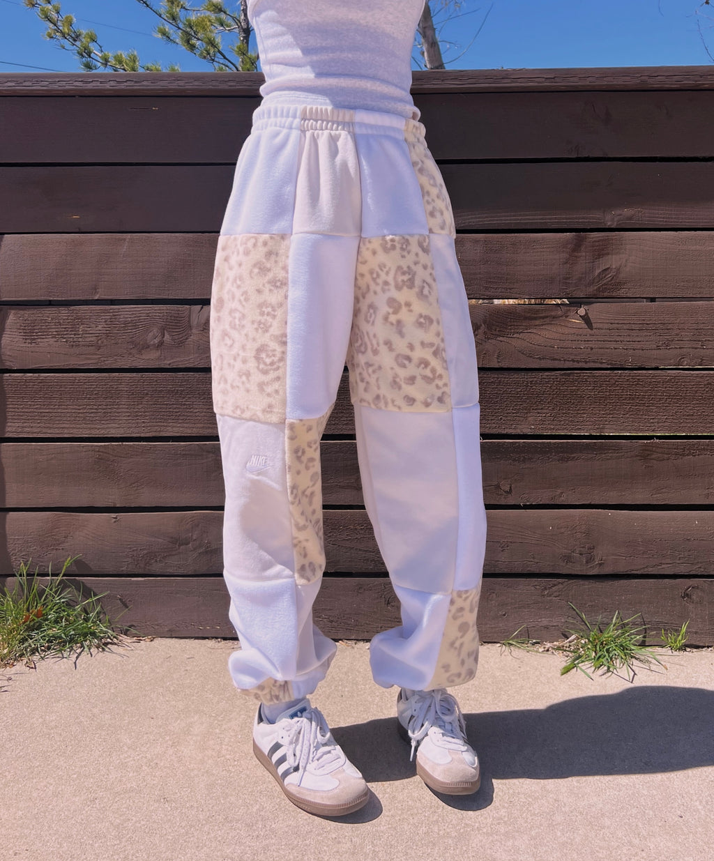(M/L) Neutral Leopard 1/1 Joggers