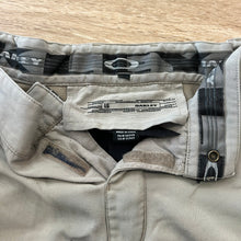 Load image into Gallery viewer, Vintage 2000’s Oakley Software Cargo Shorts (L)

