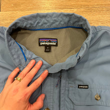 Load image into Gallery viewer, Patagonia Sol Patrol II Fishing Sun Shirt (M)
