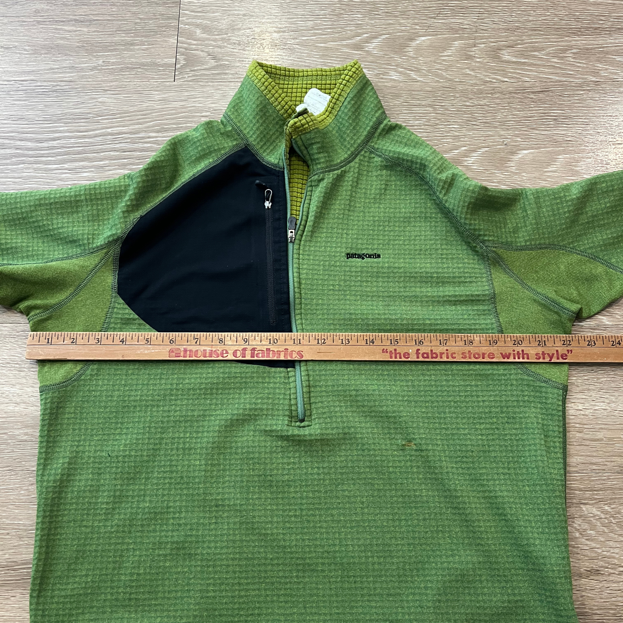 (L) Patagonia R1 Pullover