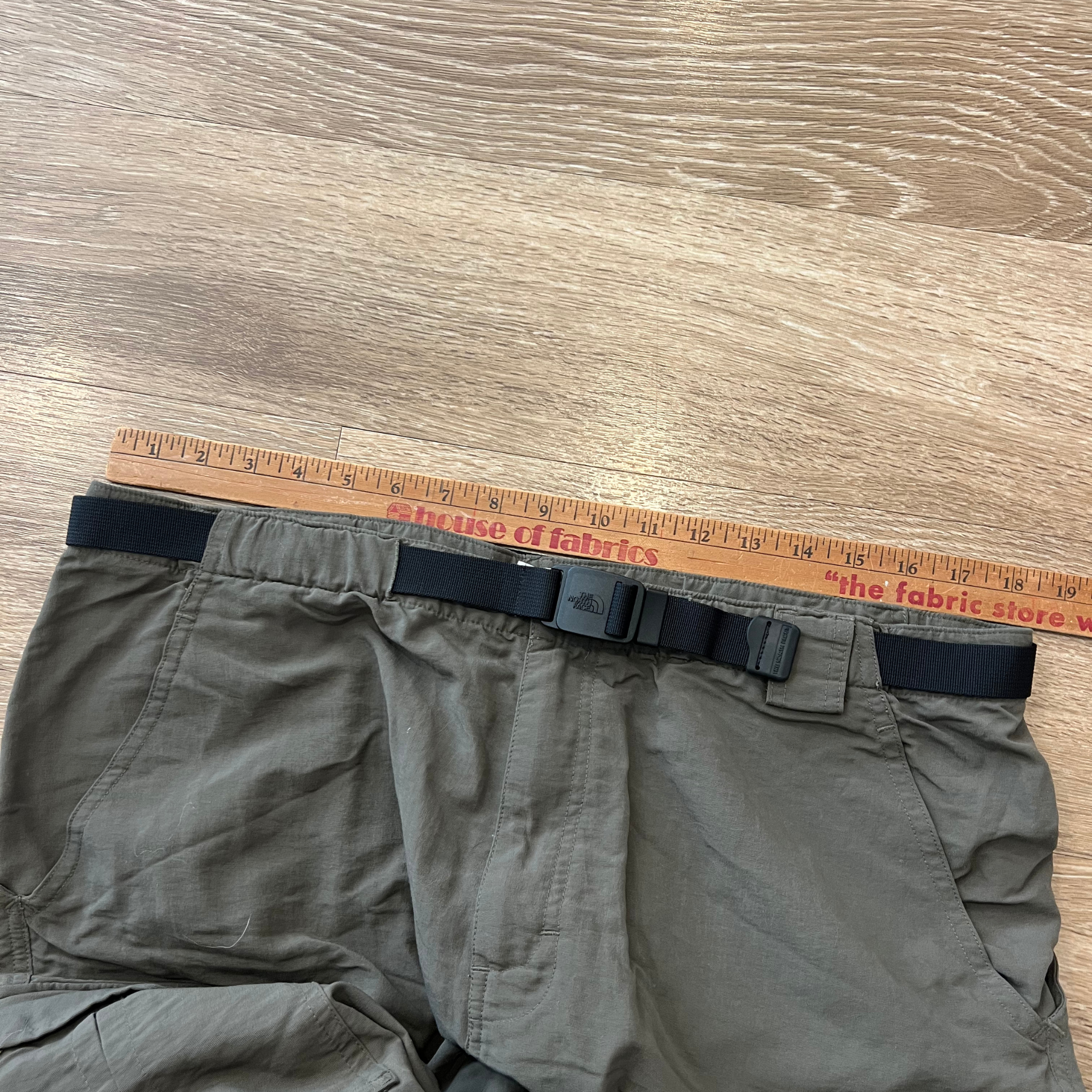 (L) Vintage TNF Cargo Shorts