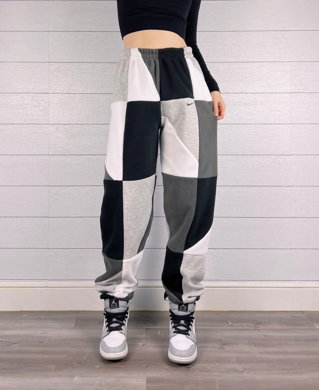 (M/L) Diamond 1/1 Joggers
