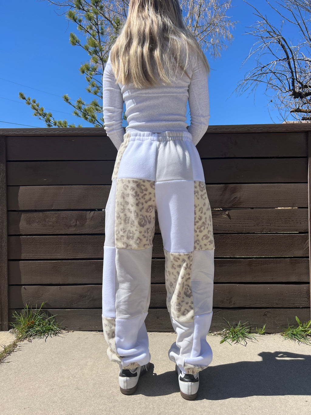 (M/L) Neutral Leopard 1/1 Joggers