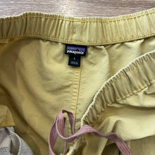 Load image into Gallery viewer, Patagonia Barely Baggies (L)
