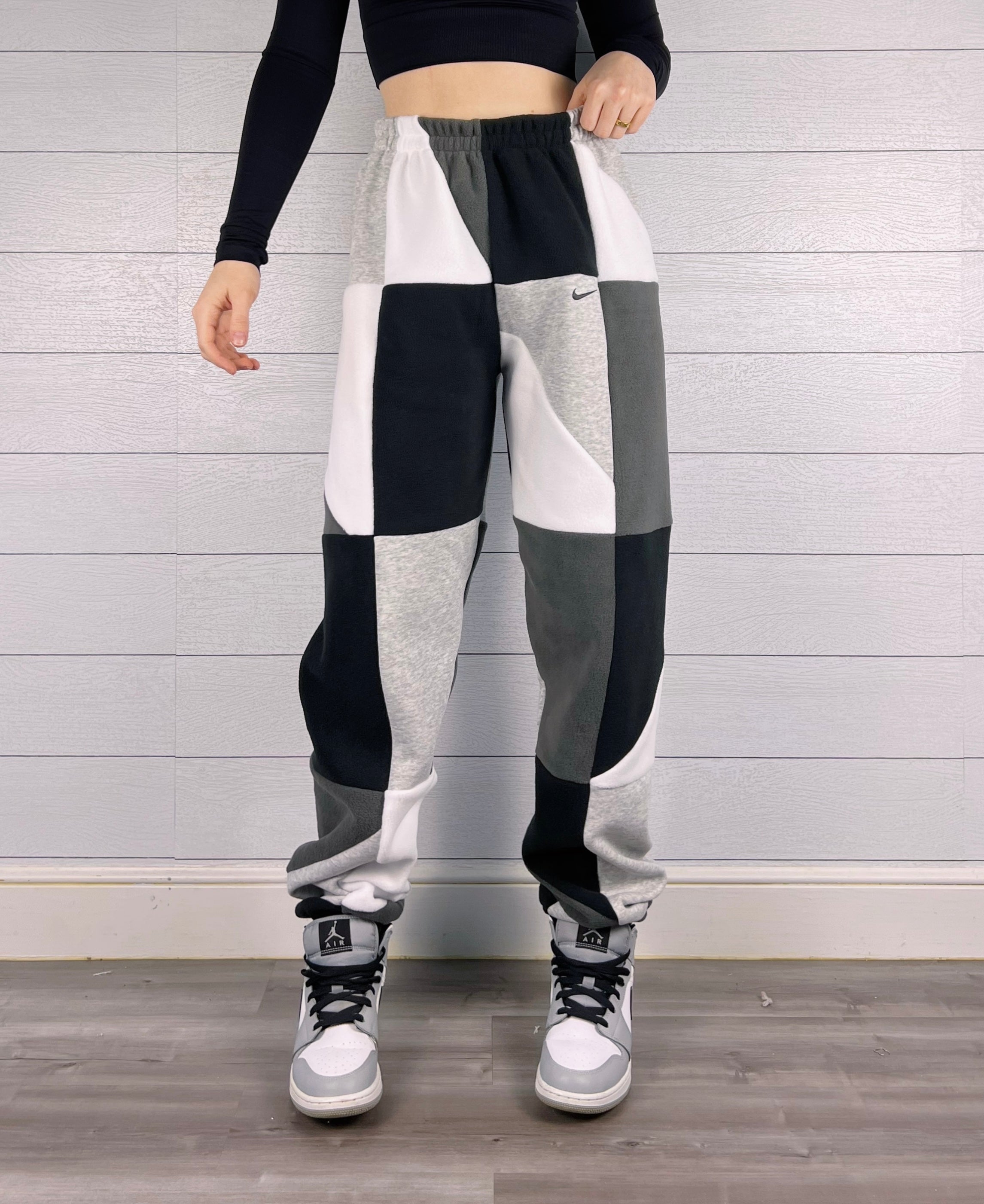 (M/L) Diamond 1/1 Joggers