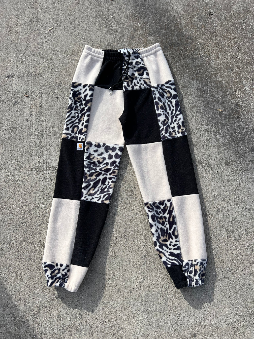 (M/L) Leopard 1/1 Joggers