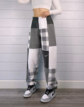 Load image into Gallery viewer, (M/L) Ash Flannel 1/1 Joggers
