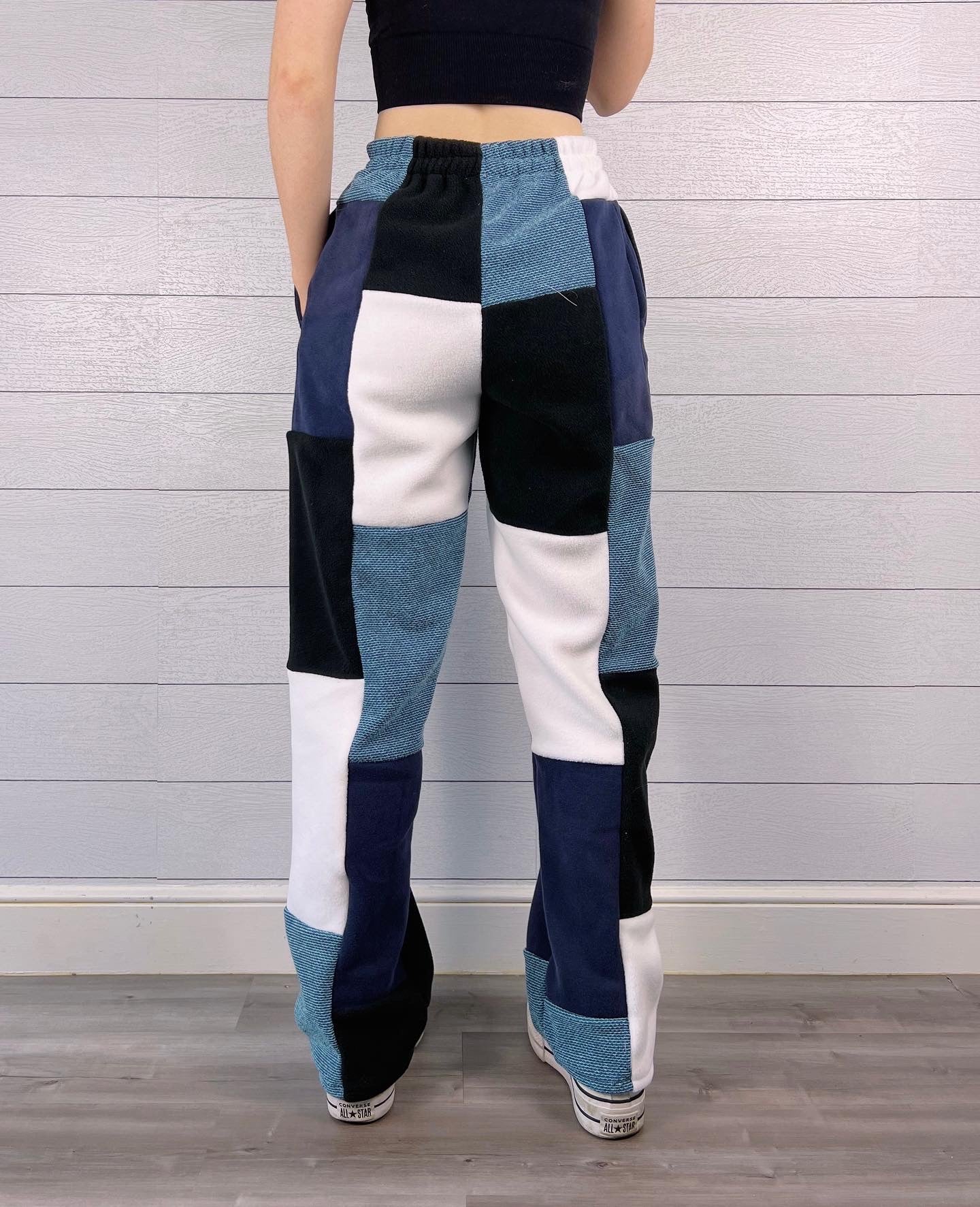 (S/M) Deep Glacier Blue 1/1 Sweatpants +pockets