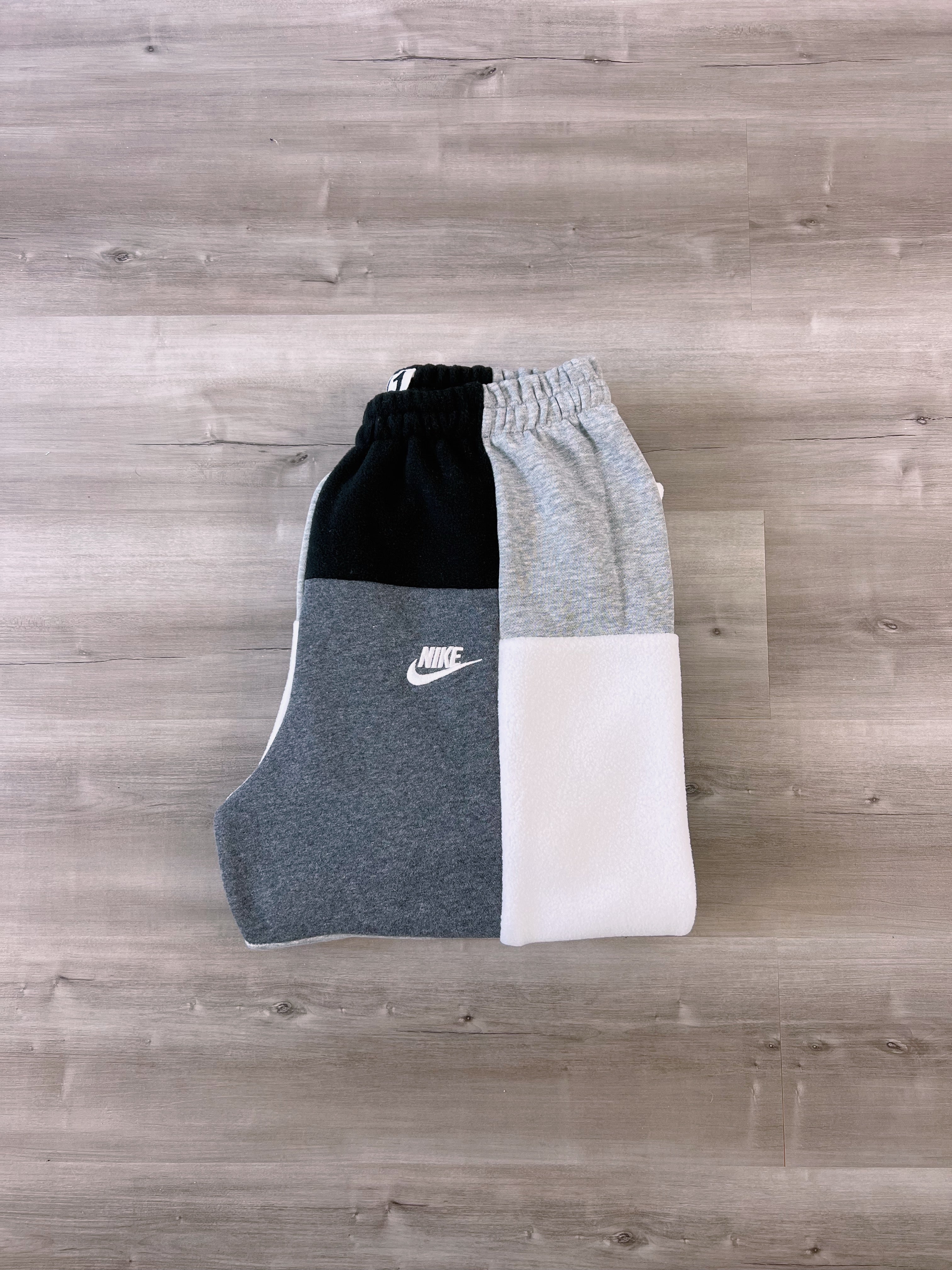 (S/M) Diamond 1/1 Joggers