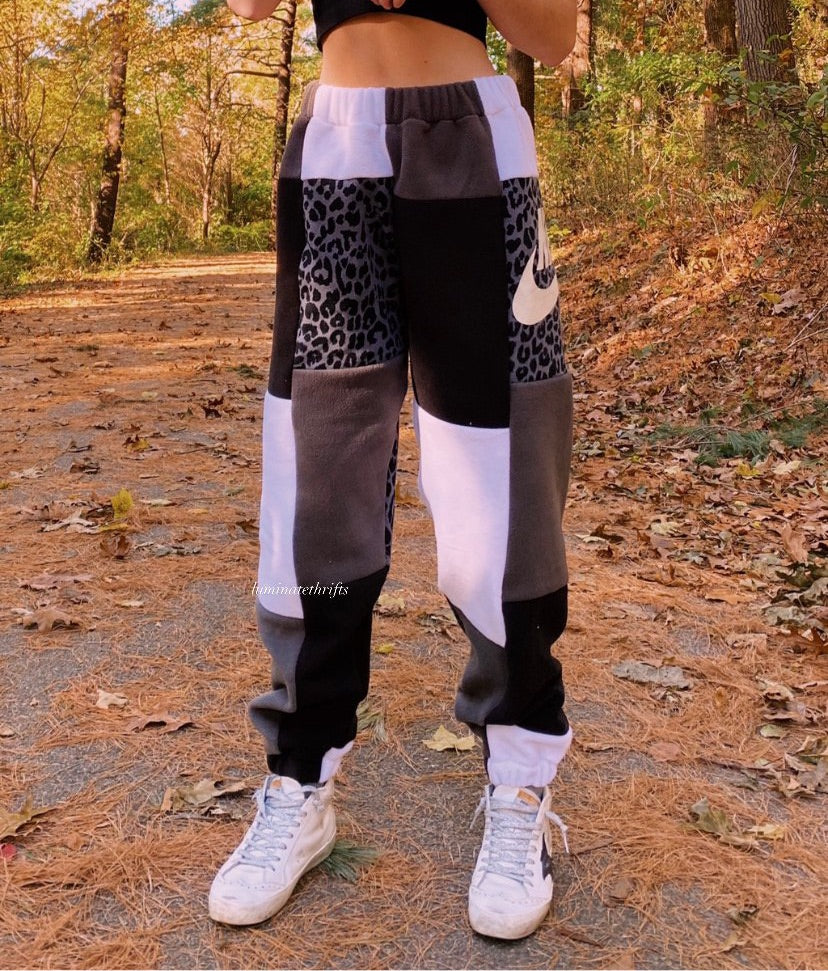 (M/L) Diamond Leopard Reworked Joggers