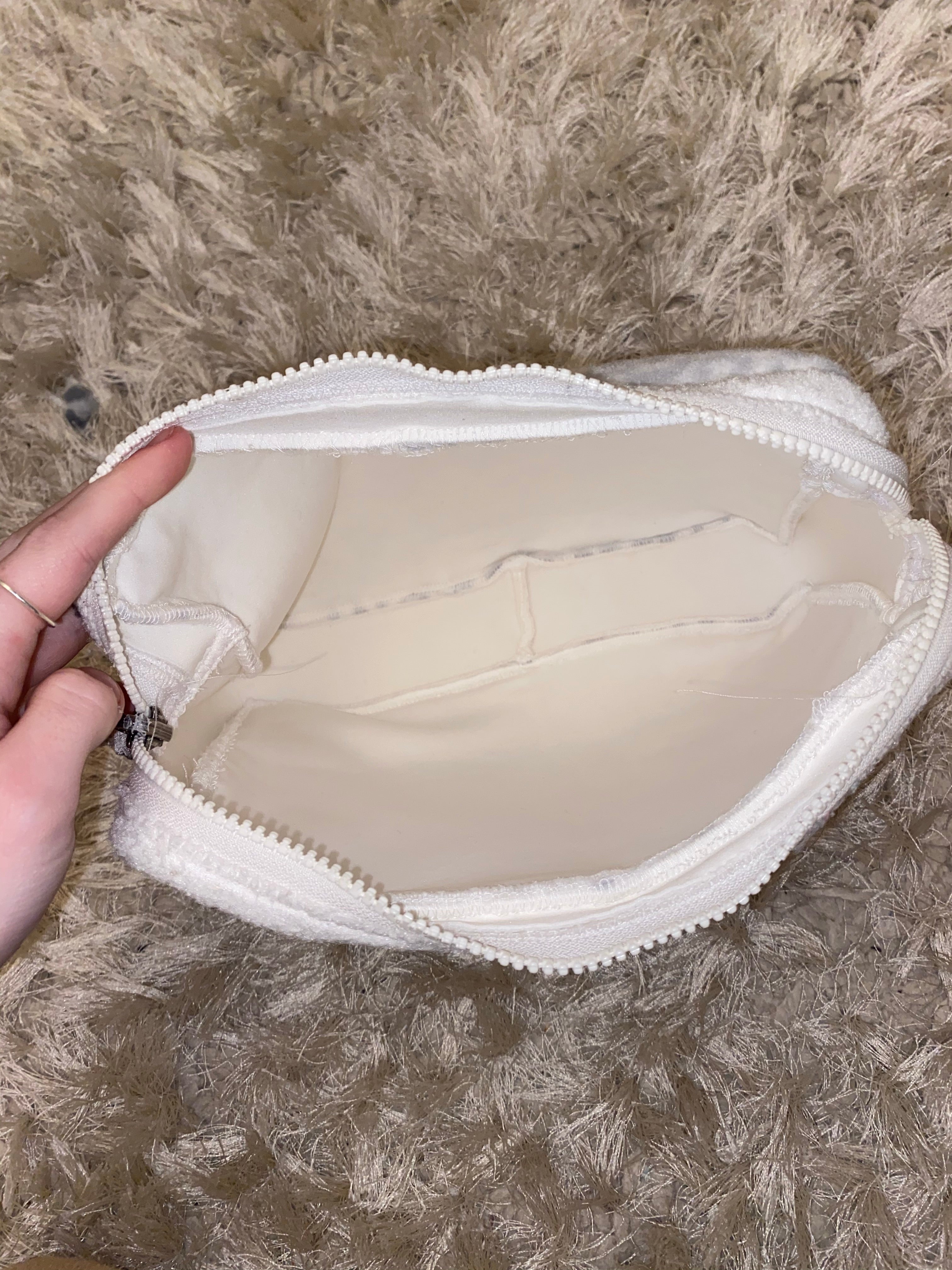 Snow Leopard Medium Sized Outdoor Gear Pouch