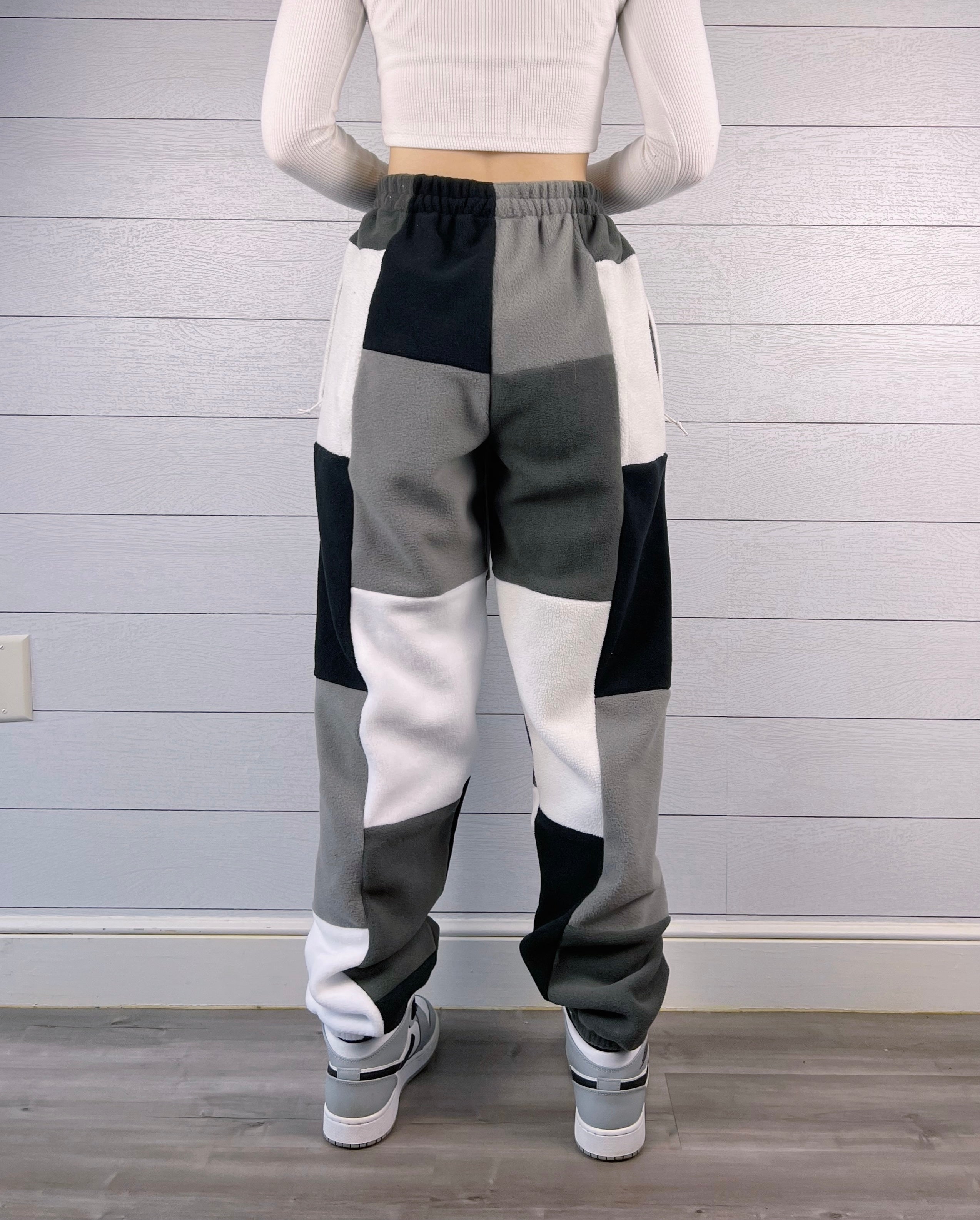 (M/L) Diamond 1/1 Joggers +zipper pockets