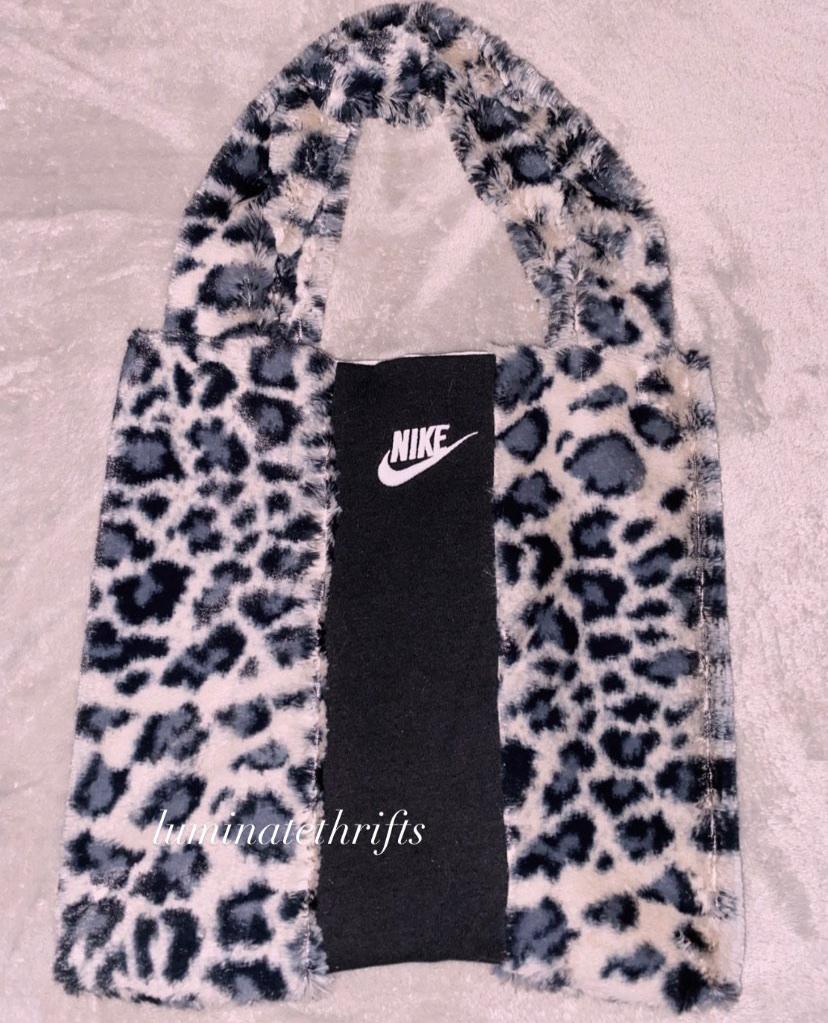 Reworked Fluffy Clutch