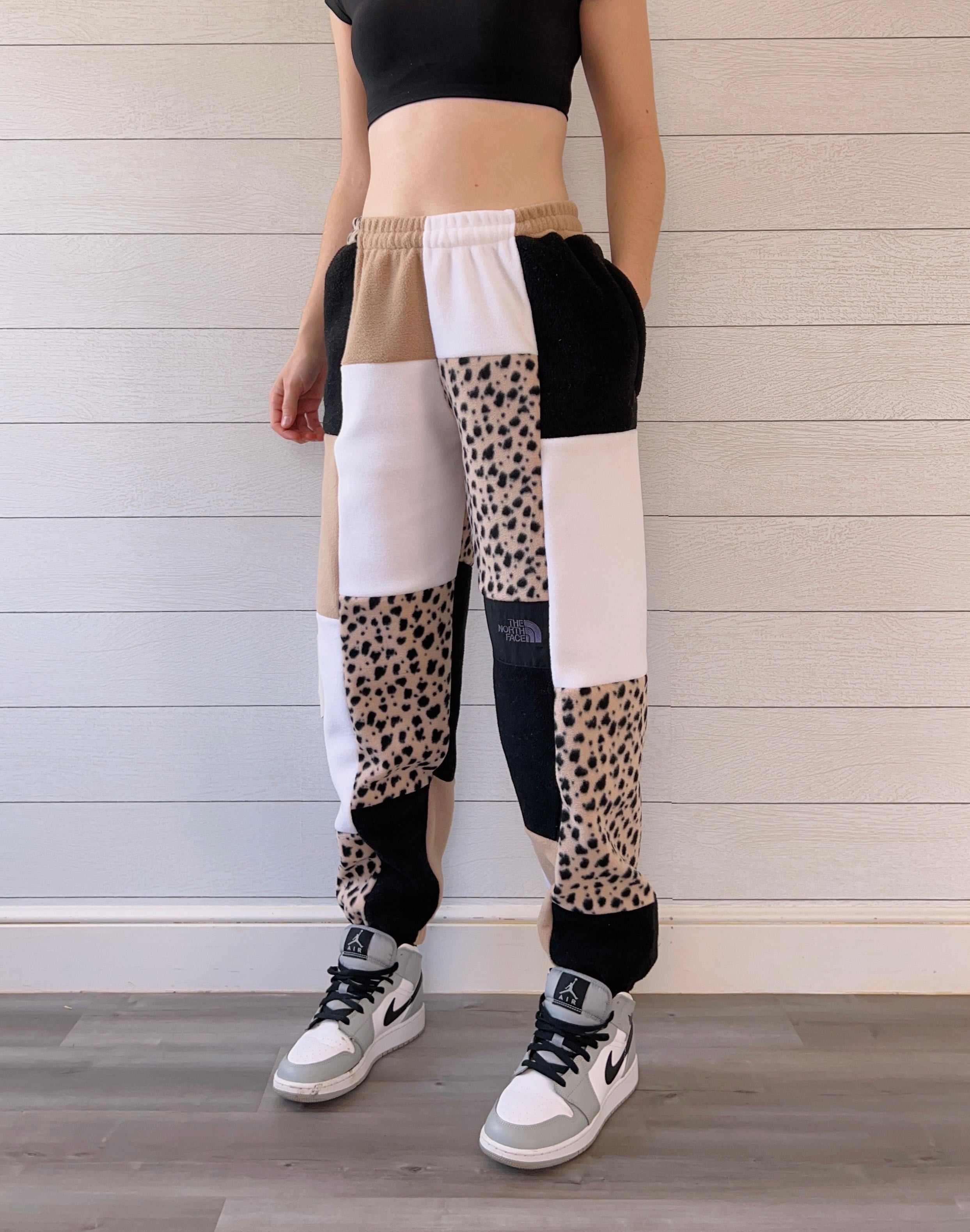 (XS/S) Rustic Dots 1/1 Joggers +zipper pockets
