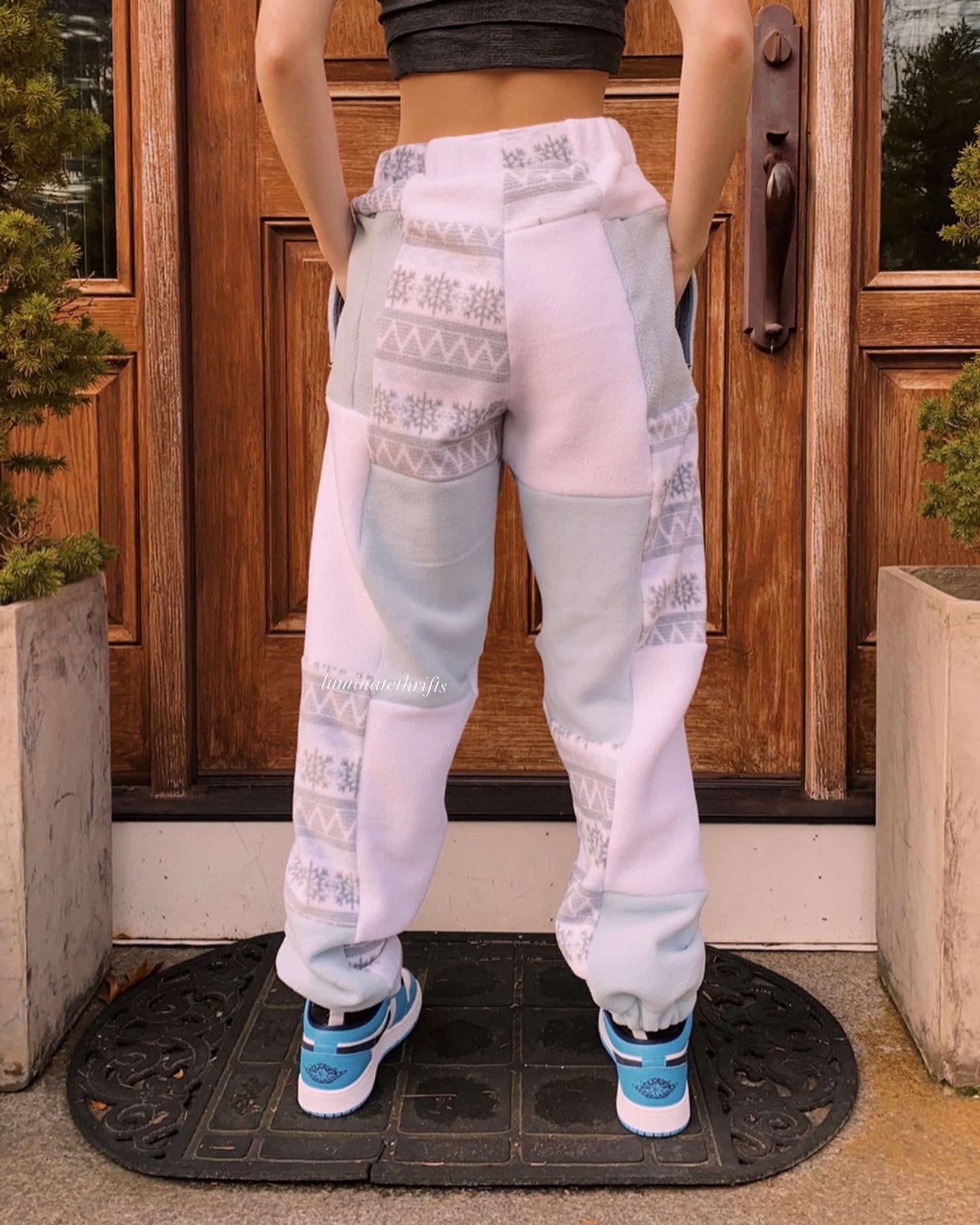 (M/L)Snowflake Reworked Joggers