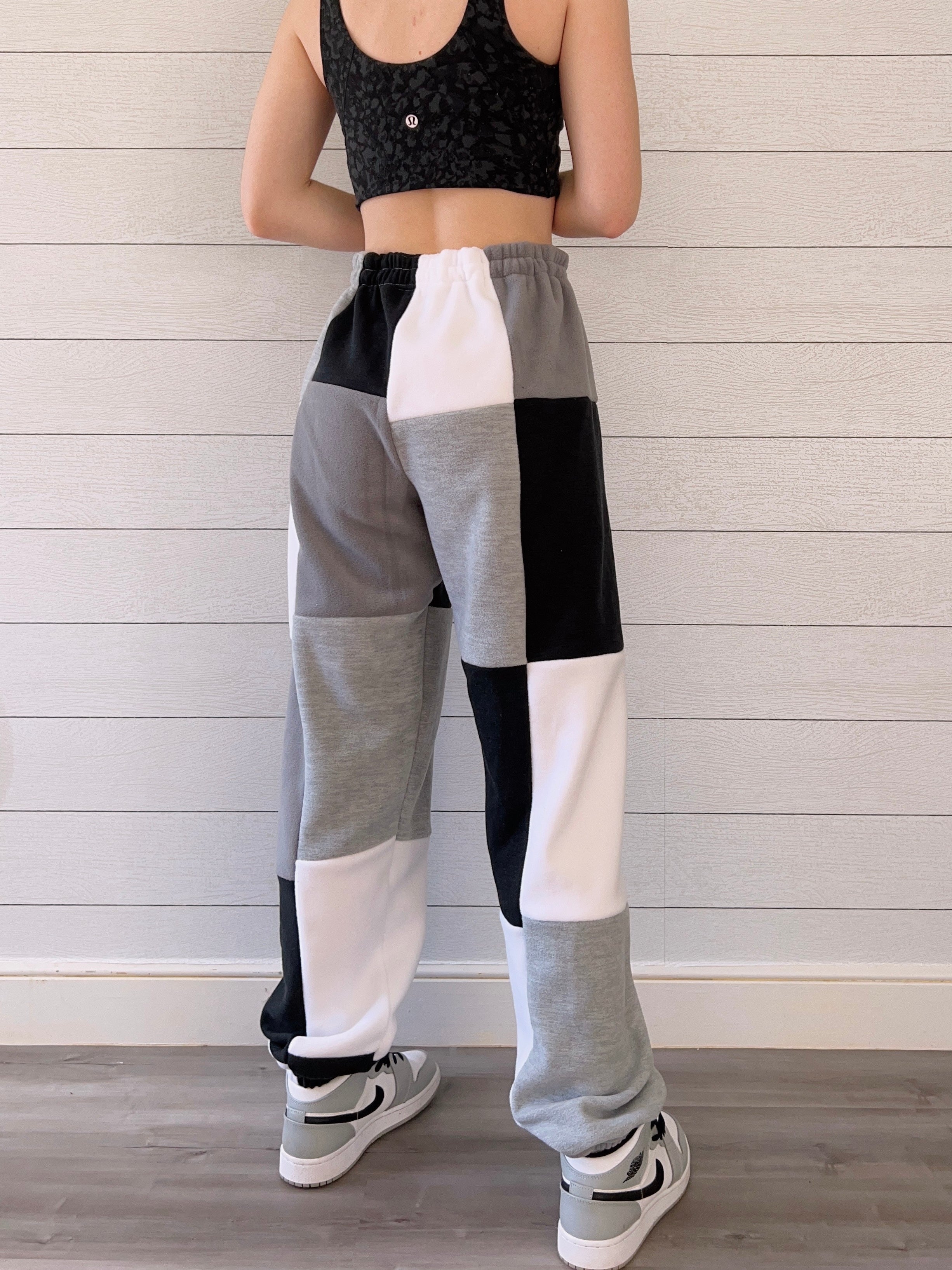 (M/L) Diamond 1/1 Joggers