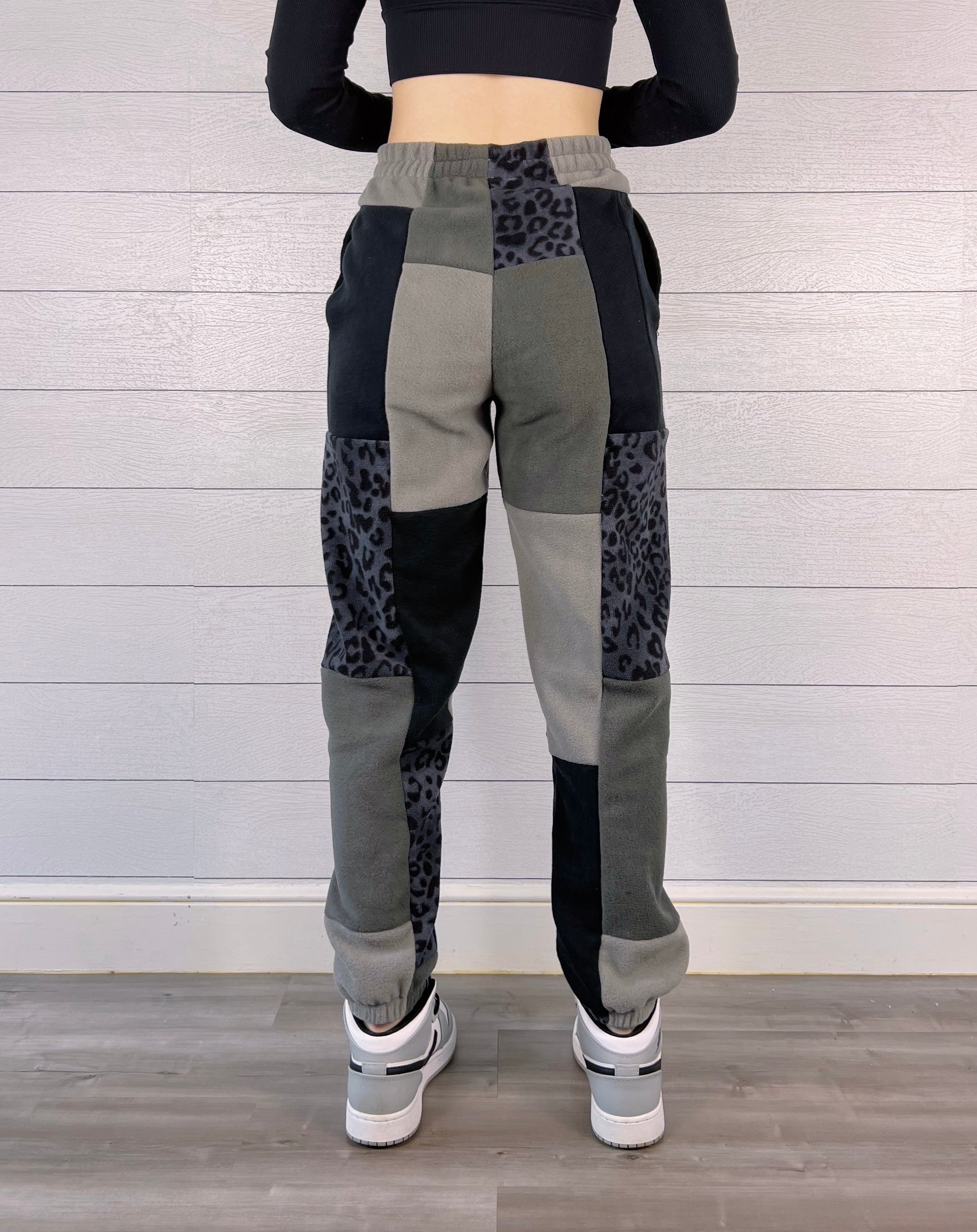 (XS/S) Diamond Leopard 1/1 Joggers +pockets