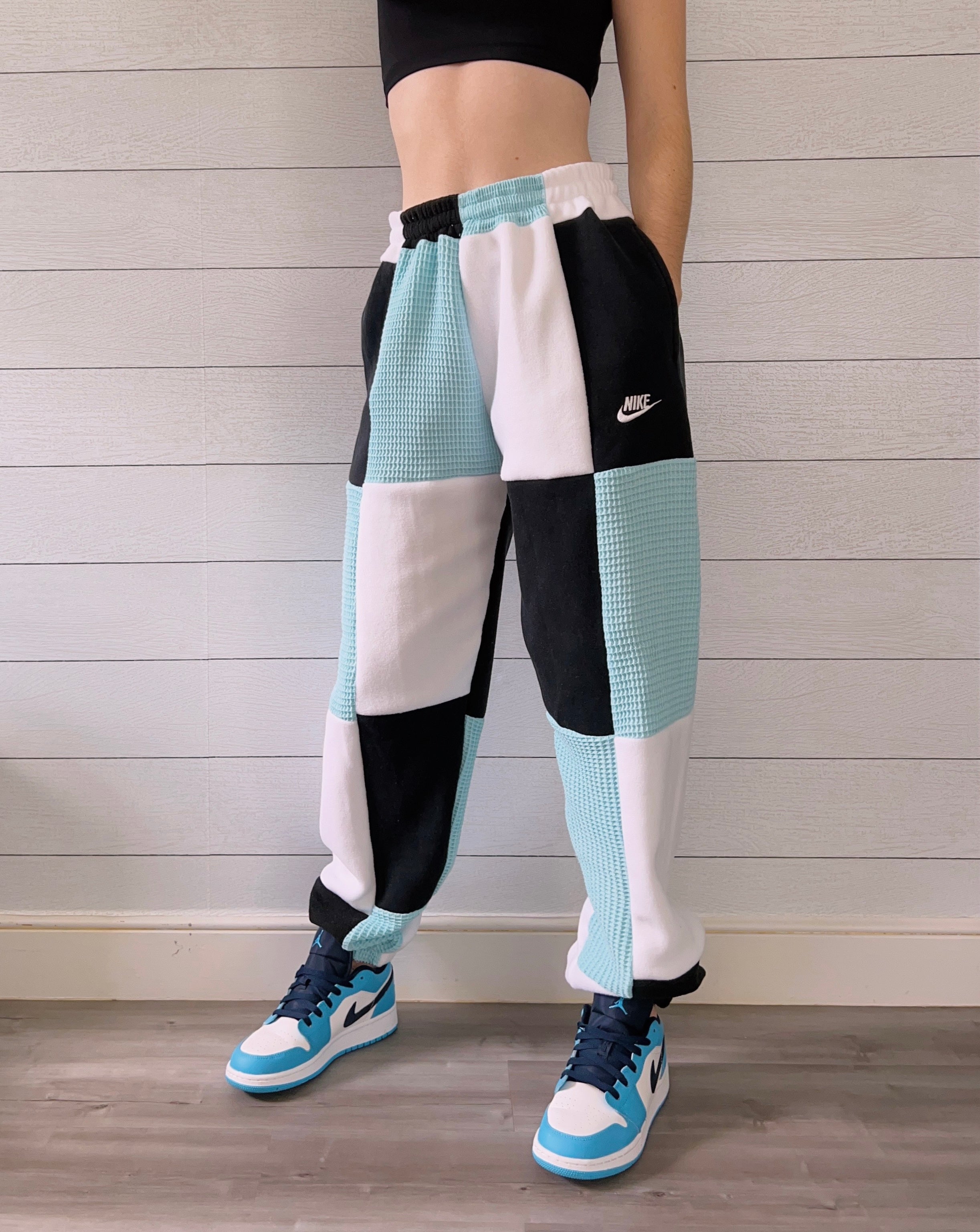 (M/L) Glacier Blue 1/1 Joggers +pockets