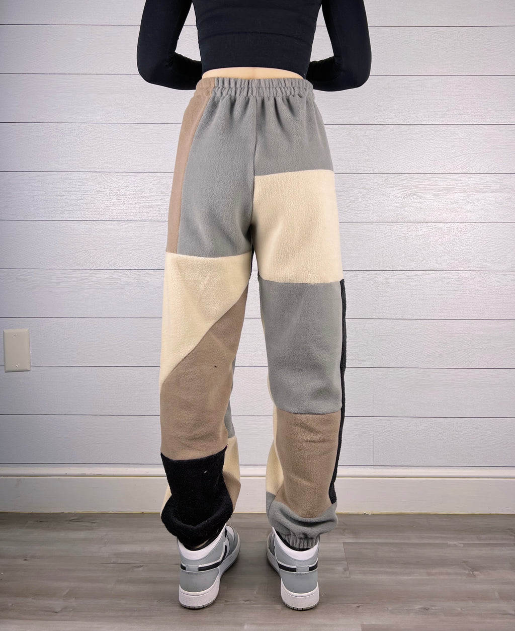 (S/M) Sandstorm 1/ 1 Joggers
