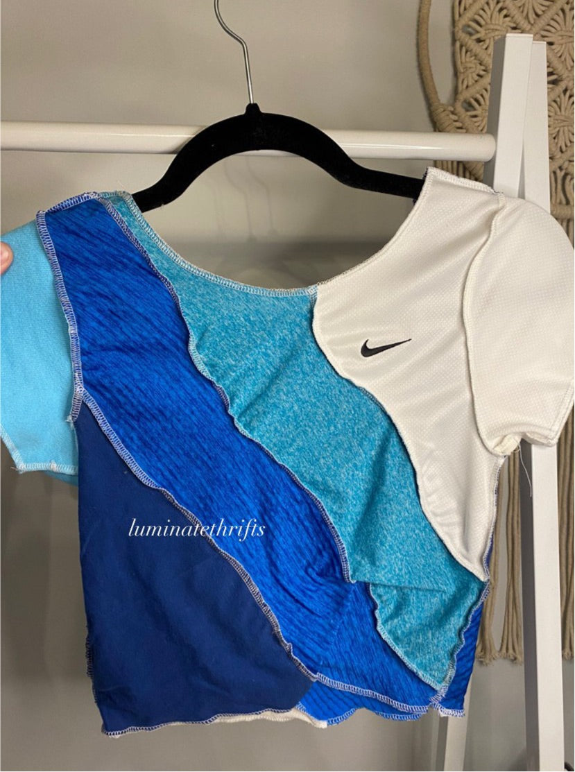 (XS/S) Ocean Waves Reworked Open Hem Top