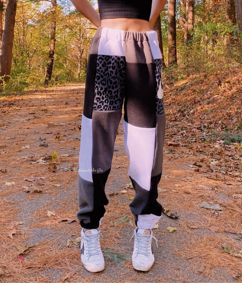 (M/L) Diamond Leopard Reworked Joggers