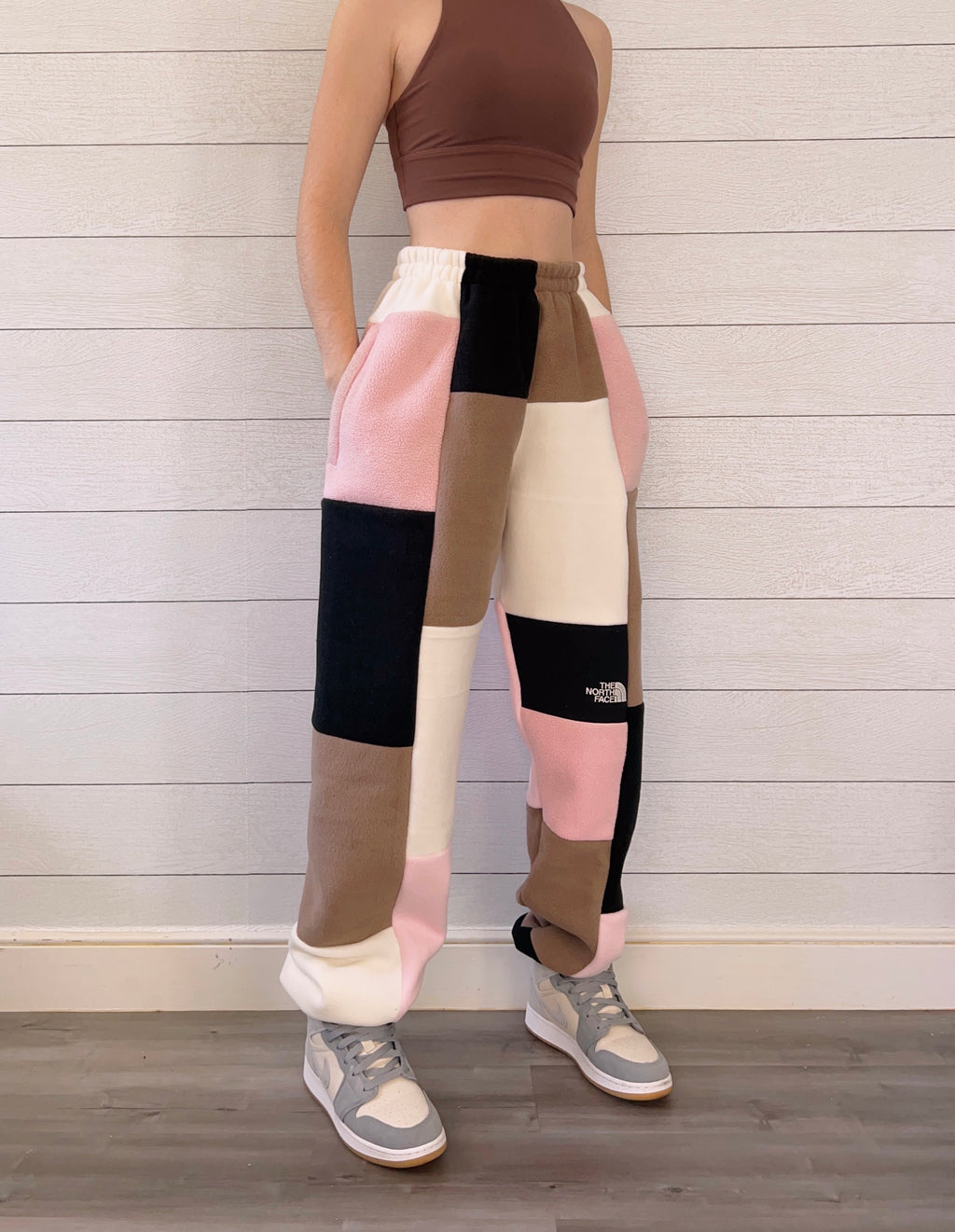 (M/L) Rustic Rose 1/1 Joggers +zipper pockets
