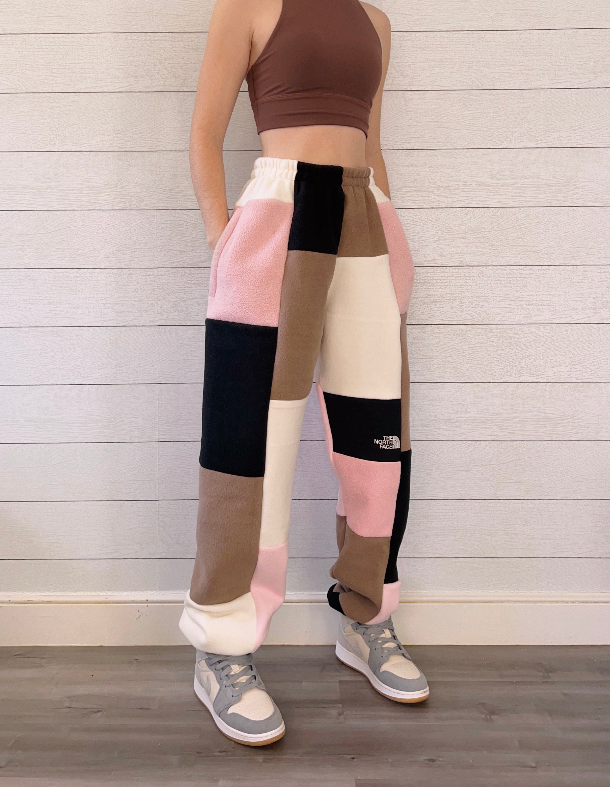 (M/L) Rustic Rose 1/1 Joggers +zipper pockets