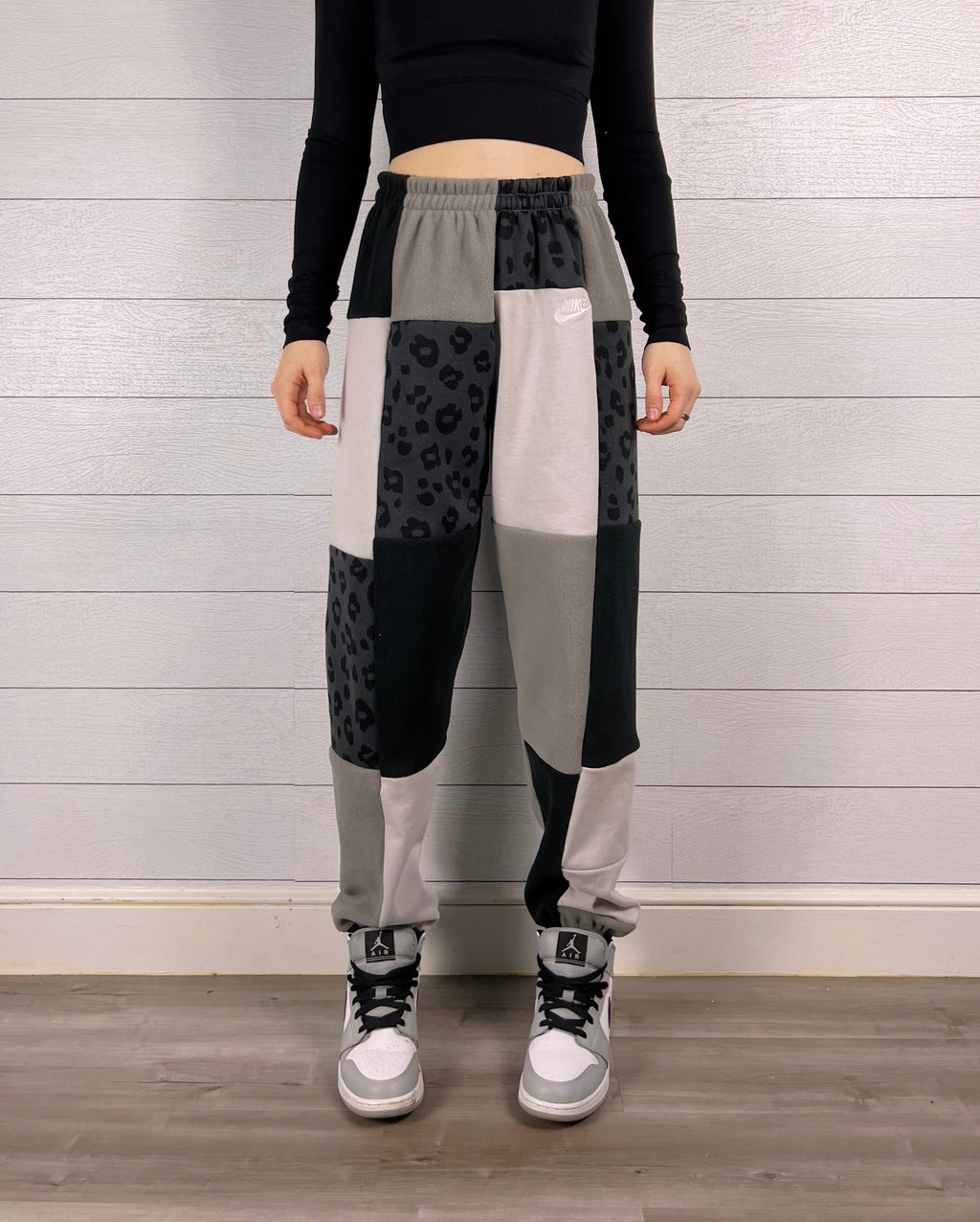 (S/M) Diamond Leopard 1/1 Joggers