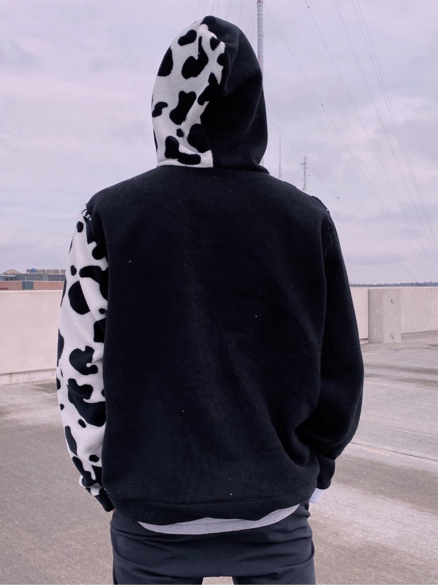 (M/L) Oversized Full Length Cow Hoodie