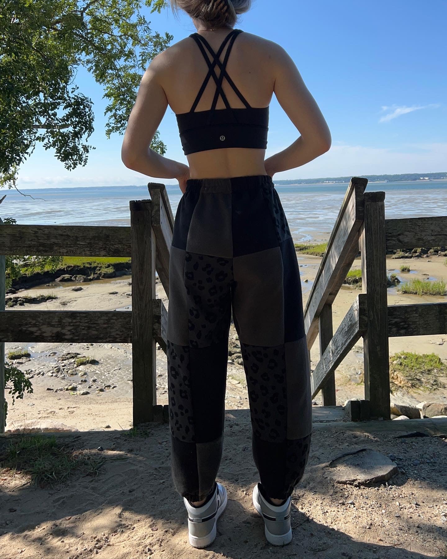(S/M) Diamond Leopard 1/1 Joggers