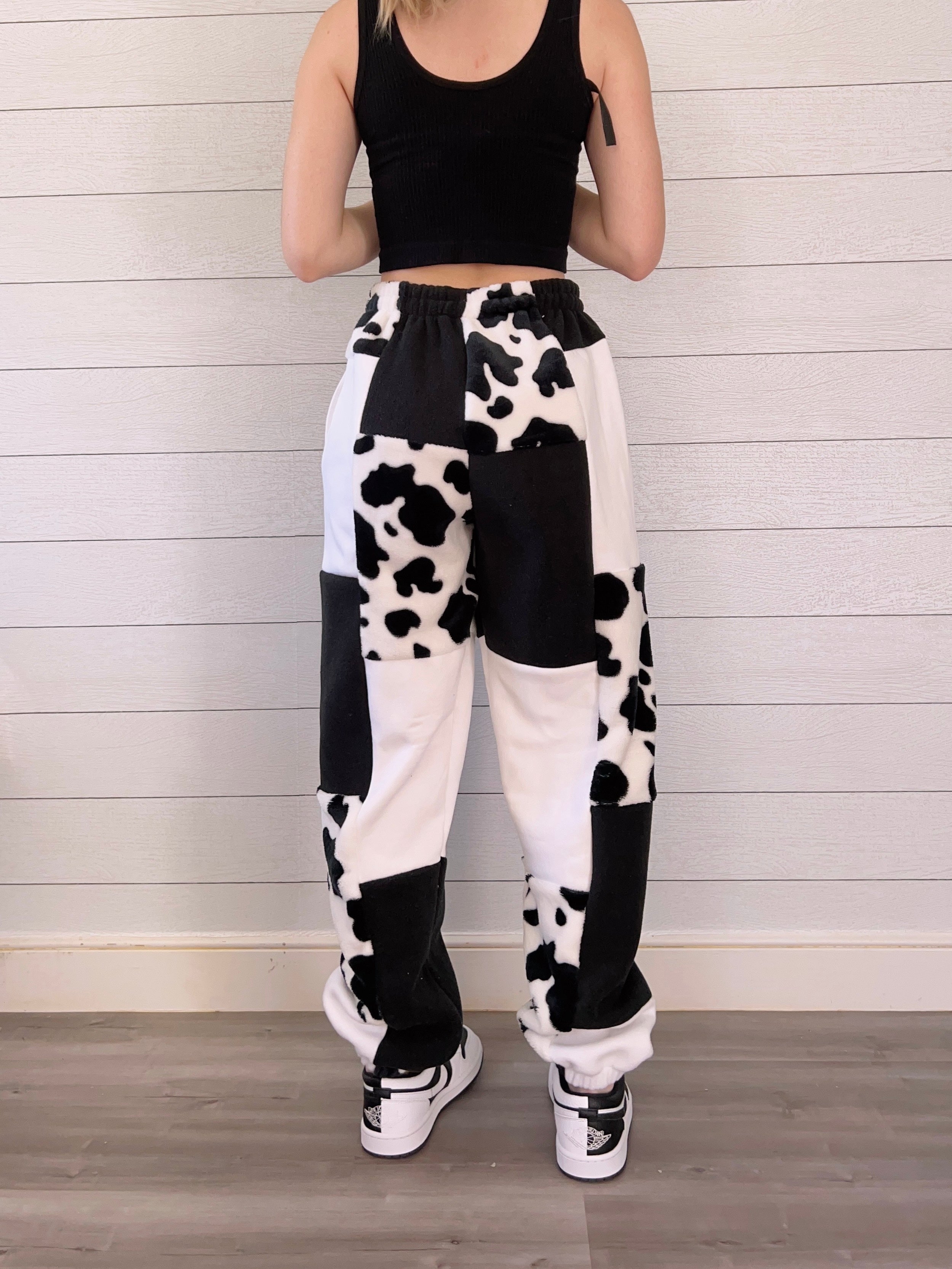 (M/L) Diamond Cow 1/1 Joggers +pockets