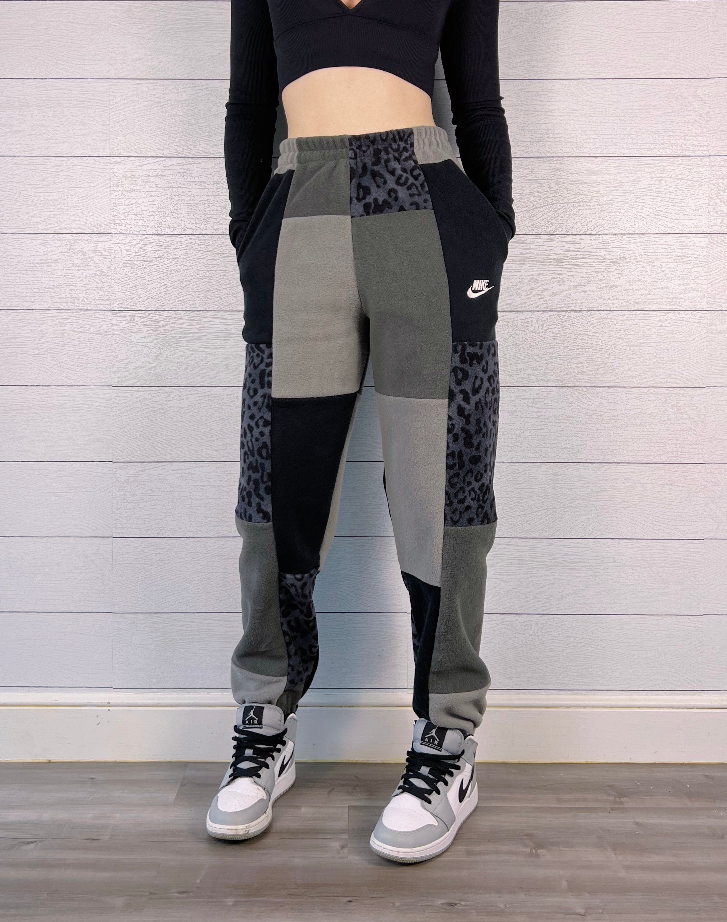 (XS/S) Diamond Leopard 1/1 Joggers +pockets