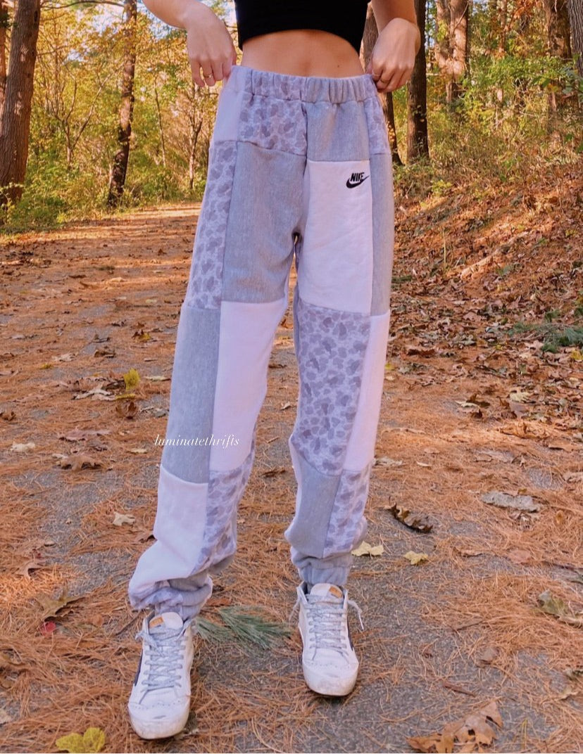 (M/L) Snow Leopard Reworked Joggers