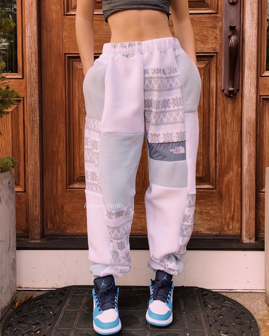 (M/L)Snowflake Reworked Joggers