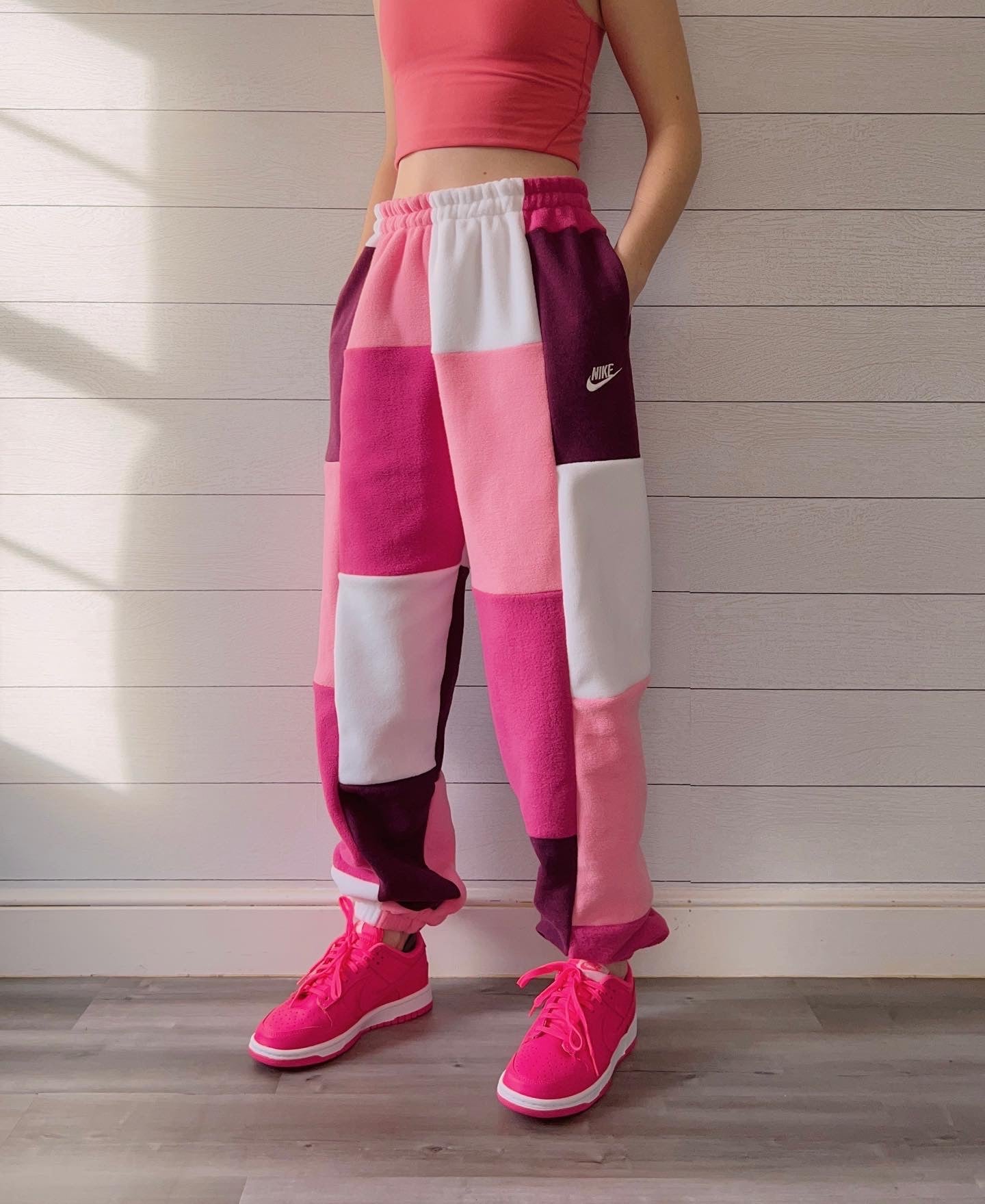 (M/L) Tulip Pink 1/1 Joggers