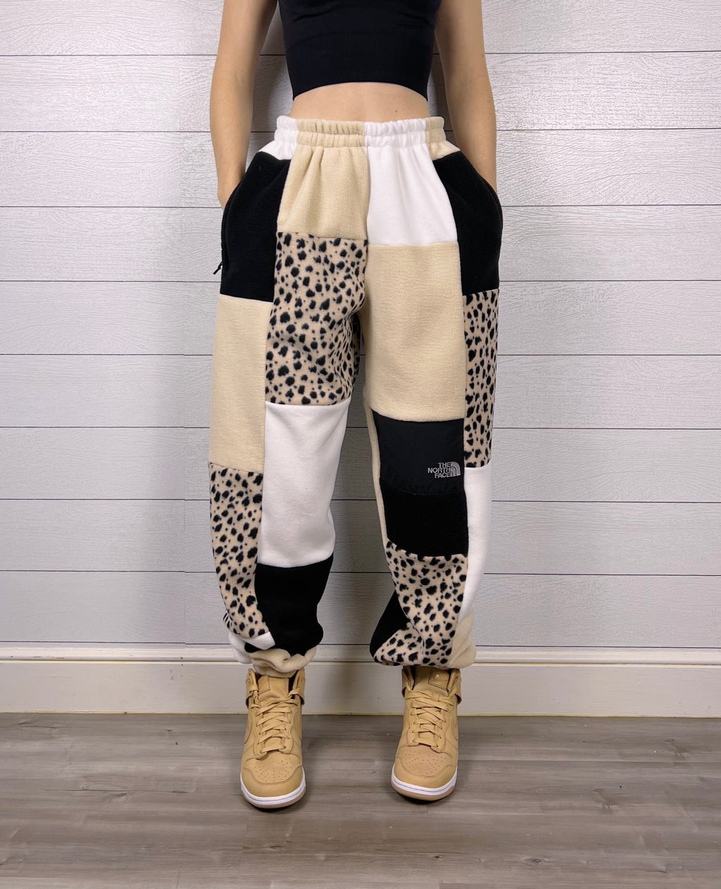 (L/XL) Rustic Dots 1/1 Joggers +zipper pockets